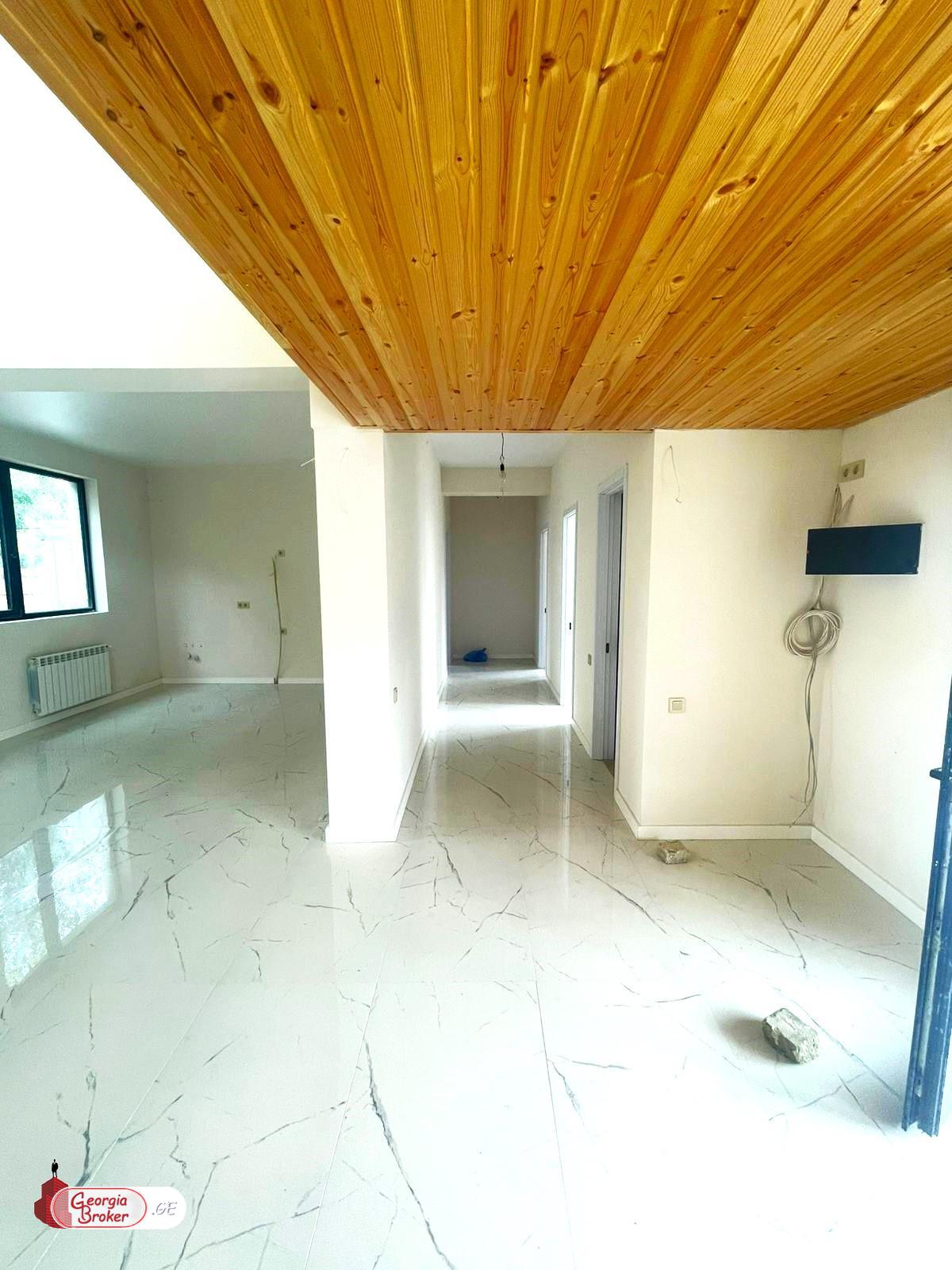 იყიდება ახალი გარემონტებული 5 ოთახიანი სახლი